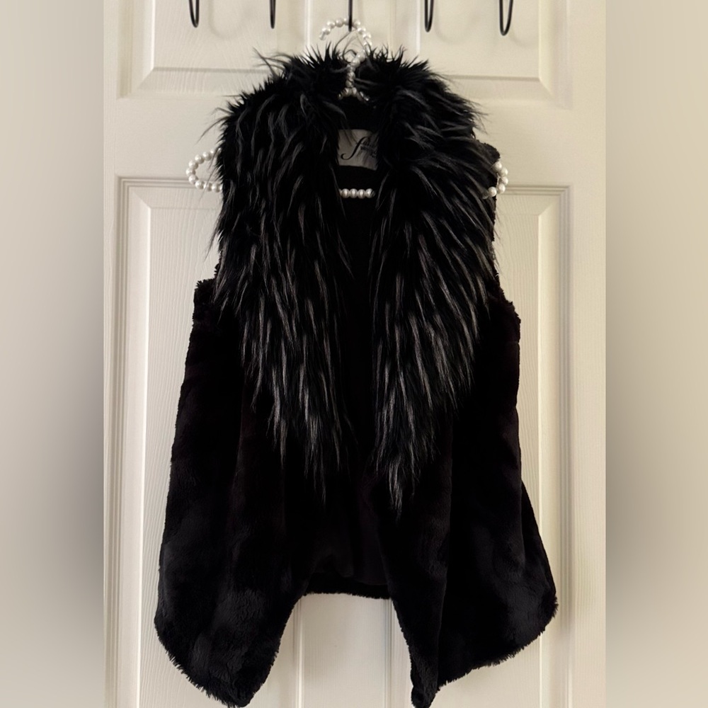 Black Vest with large faux fur trim